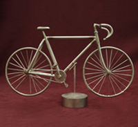 チタン製自転車のオブジェ